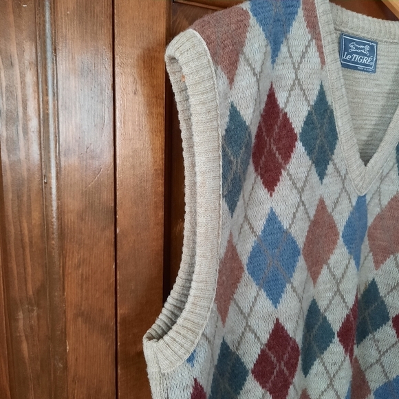 Vintage Le Tigre Grandpa style tan v-neck argyle knit sweater vest size large - Picture 6 of 11